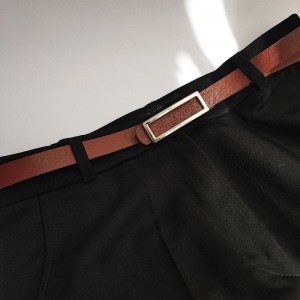 کمربند چرم صنعتی  زنانه با سگک نقره ای مستطیلی| مدل نارون