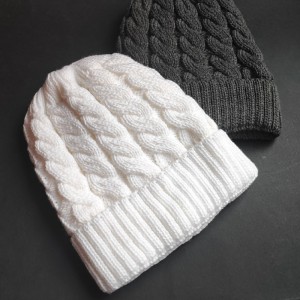 کلاه زمستانی بافت کودک داخل حوله ای.jpg