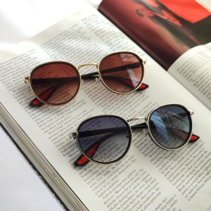 عینک آفتابی کلاسیک ریبن.jpg