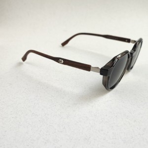 عینک آفتابی پلاریزه پلیس.jpg