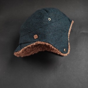 کلاه خلبانی زمستانی چهارخونه.jpg