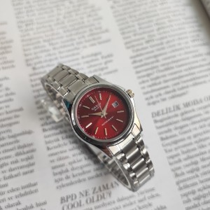 ساعت مچی زنانه کاسیو (casio) استیل صفحه قرمز چری