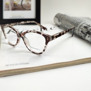 عینک طبی زنانه گربه ای  برند Tiffany & co پلنگی .jpg