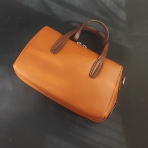 کیف دستی کوچک چرمی زنانه هرمس (HERMES )مدل هیوا | شیک و متفاوت