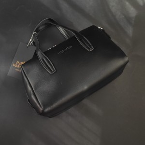کیف دستی کوچک چرمی زنانه هرمس (HERMES )مدل هیوا | شیک و متفاوت