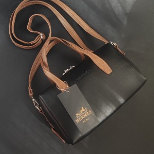 کیف دستی کوچک چرمی زنانه هرمس (HERMES )مدل هیوا | شیک و متفاوت