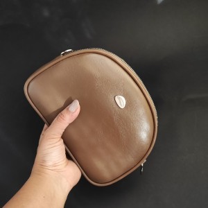 کیف دوشی زنانه چرمی مدل باران.jpg