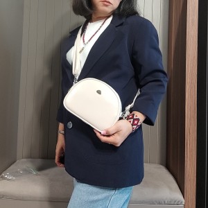 کیف دوشی زنانه چرمی مدل باران