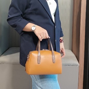 کیف دستی کوچک چرمی زنانه هرمس (HERMES )مدل هیوا | شیک و متفاوت