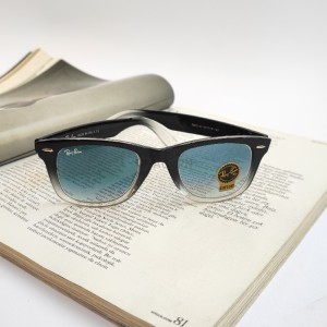 عینک آفتابی ویفرر یونیسکس طرح Ray-Ban با عدسی شیشه‌ای سرمه ای .jpg