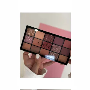 پالت سایه چشم تکنیک مدل Invite Only