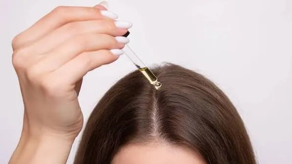 علت زود چرب شدن موی سر