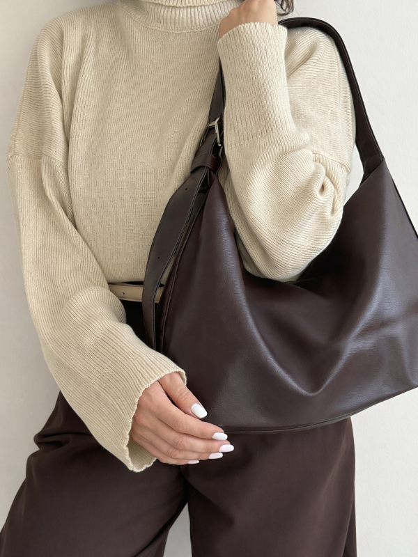 کیف بزرگ آذرین