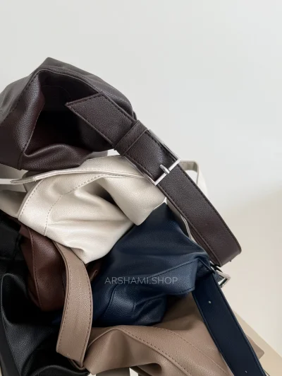 کیف بزرگ آذرین