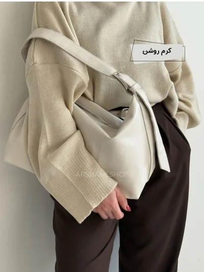 کیف بزرگ آذرین