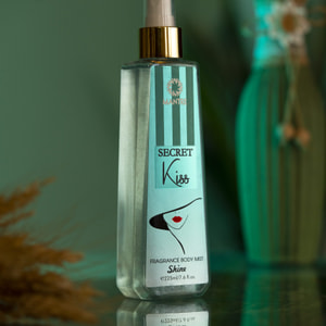 بادی سپلش اکلیلی سکرت کیس secret Kiss مانتره225 میلی لیتر
