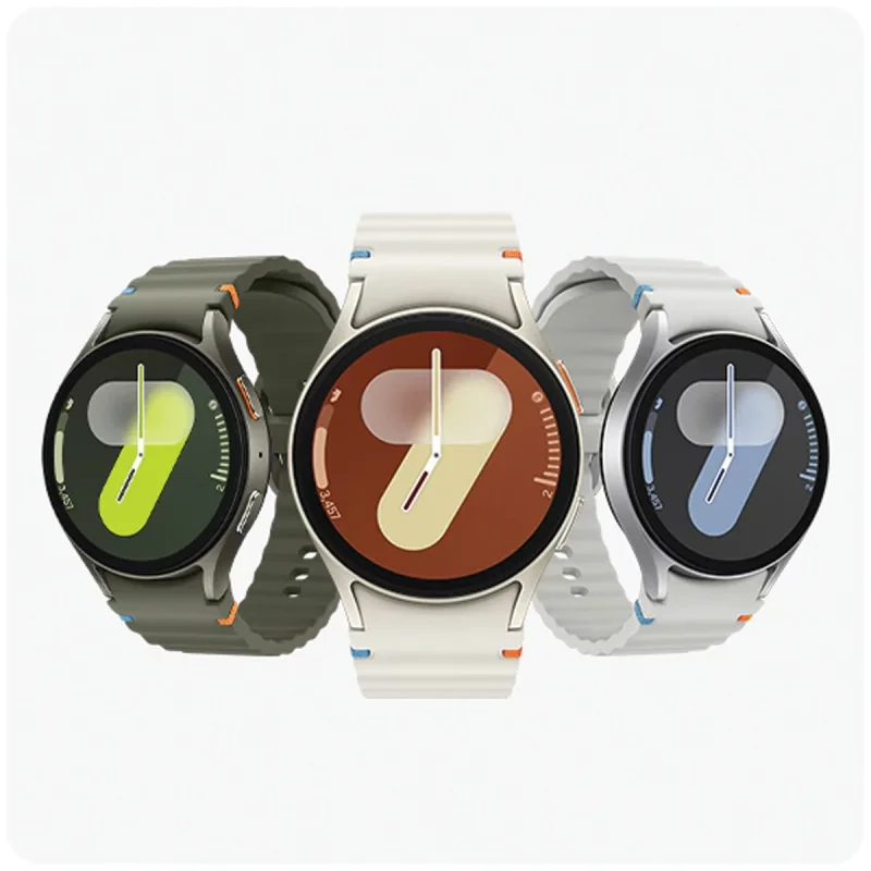 ساعت هوشمند سامسونگ مدل Galaxy Watch 7 40mm دارای قابلیت های کنترل موسیقی (Music Player)، قابلیت مکالمه از طریق بلوتوث، قابلیت تغییر طرح ساعت یا تم، صفحه همیشه روشن (Always-on Display)، پشتیبانی از دستیار صوتی بند پلاستیک