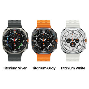 ساعت هوشمند سامسونگ مدل Galaxy Watch Ultra دارای قابلیت های کنترل موسیقی (Music Player)، قابلیت مکالمه از طریق بلوتوث، قابلیت تغییر طرح ساعت یا تم، صفحه همیشه روشن (Always-on Display)، پشتیبانی از دستیار صوتی بند سیلیکون