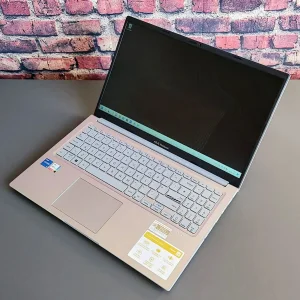 لپ‌تاپ ایسوس مدل Vivobook X1504ZA-NJ247 با پردازنده Core i7-1255U، رم DDR4 8GB با فرکانس 3200MHz، حافظه SSD با ظرفیت 512GB، نمایشگر 15.6 اینچ IPS با وضوح Full HD
