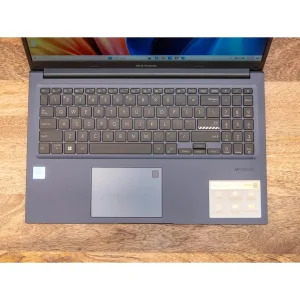 لپ‌تاپ ایسوس مدل Vivobook 15 F1504VA-NJ824 با پردازنده Core i7-1355U، رم DDR4 40GB با فرکانس 3200MHz، حافظه SSD با ظرفیت 2TB، دارای نور پس‌زمینه کیبورد، حسگر اثر انگشت سیستم‌عامل Windows 11، کاستوم شده