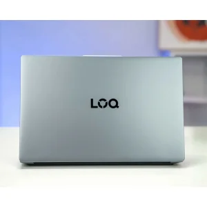 لپ‌تاپ لنوو مدل LOQ 15IAX9E با پردازنده Core i5-12450HX و گرافیک RTX2050 4GB، رم DDR5 16GB با فرکانس 4800MHz، حافظه SSD با ظرفیت 512GB، نمایشگر 15.6 اینچ IPS با وضوح Full HD و نرخ به‌روزرسانی 144Hz، دارای نور پس‌زمینه کیبورد