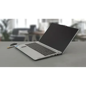 لپ‌تاپ لنوو مدل IdeaPad 5 15IAL7 با پردازنده Core i5-1235U و گرافیک MX550، رم DDR4 16GB با فرکانس 3200MHz، حافظه SSD با ظرفیت 512GB، نمایشگر 15.6 اینچ IPS با وضوح Full HD، دارای نور پس‌زمینه کیبورد و حسگر اثر انگشت