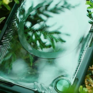 کاور نیلکین مدل Iceblade Prop Magnetic Frame Version مناسب برای گوشی موبایل سامسونگ Galaxy Flip 7