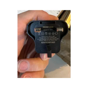 شارژر دیواری 12 وات دو پورت گرین لاین مدل GN20PDQCWBK