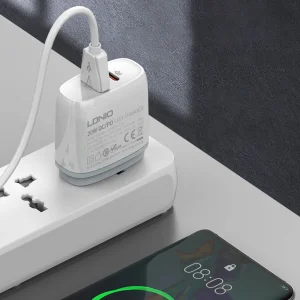 شارژر دیواری 20 وات الدینیو مدل Q229 به همراه کابل تبدیل USB-C