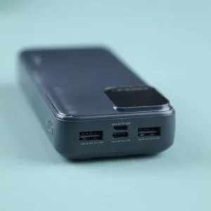 پاور بانک ریمکس مدل RPP-658 ظرفیت 20000 میلی آمپر ساعت