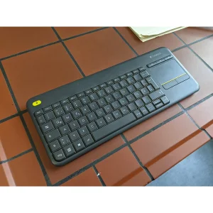 کیبورد بی‌ سیم لاجیتک مدل K400 Plus با حروف فارسی