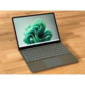 لپ‌تاپ مایکروسافت مدل Surface Laptop Go 3 با پردازنده Core i5-1235U، رم LPDDR5 8GB، حافظه SSD با ظرفیت 256GB، نمایشگر لمسی 12.4 اینچ PixelSense، دارای حسگر اثر انگشت، سیستم‌عامل Windows 11