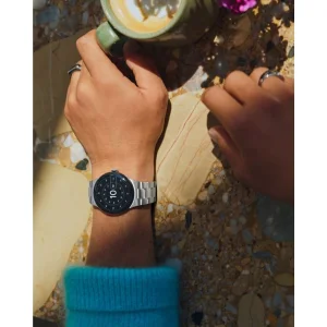ساعت هوشمند 41 میلی‌متری گوگل مدل Pixel Watch 4 با بند سیلیکونی