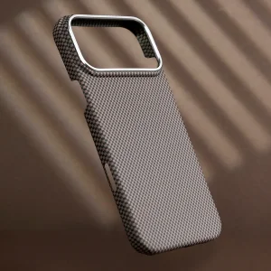 کاور اپیکوی مدل  SlimCarbon Texture Magnetic مناسب برای گوشی موبایل اپل iPhone 17 Pro Max