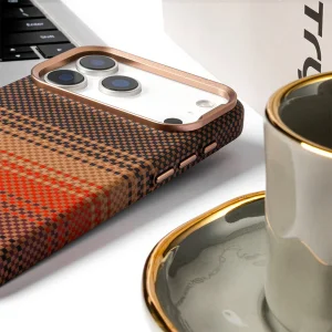 کاور اپیکوی مدل  SlimCarbon Carpet Magnetic مناسب برای گوشی موبایل اپل iPhone 17 Pro Max