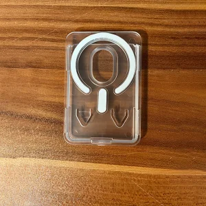 کاور اپیکوی مدل Utryee Wallet Magsafe مناسب برای گوشی موبایل اپل iPhone 17 Pro Max به همراه بند و جای کارتی مگنتی