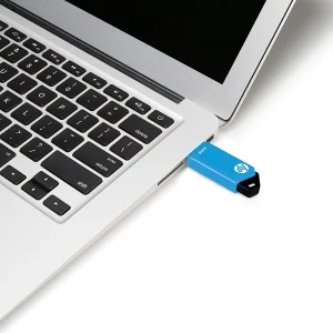 فلش مموری اچ‌پی مدل V150w ظرفیت 64 گیگابایت، رابط USB 2.0، طراحی باریک بدون درپوش، سرعت خواندن 14 مگابایت بر ثانیه و سرعت نوشتن 4 مگابایت بر ثانیه، دارای محفظه فلزی بادوام و حلقه اتصال به بند یا جاکلیدی