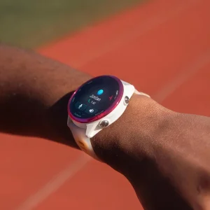 ساعت هوشمند 42 میلی‌متری گارمین مدل Forerunner 570 با بند سیلیکونی