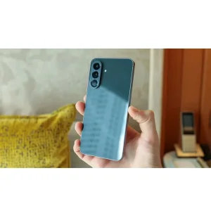 گوشی موبایل سامسونگ مدل Galaxy A56 دو سیم کارت ظرفیت 256 گیگابایت و رم 8 گیگابایت - ویتنام - به همراه شارژر 45 وات سامسونگ، 2 عدد قاب و 1 عدد محافظ صفحه نمایش