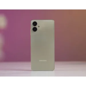 گوشی موبایل سامسونگ مدل Galaxy A06 5G دو سیم کارت 64 گیگابایت و رم 4 گیگابایت به همراه شارژر 25 وات سامسونگ