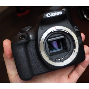 دوربین دیجیتال کانن مدل EOS 2000D به همراه لنز 18-55 میلی متر IS II