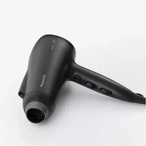 سشوار خانگی 2300 وات پاناسونیک مدل EH-NE85، موتور AC، وزن 460 گرم، دارای سری متمرکز‌کننده باریک با ویژگی صاف‌کنندگی، با قابلیت فناوری تولید یون