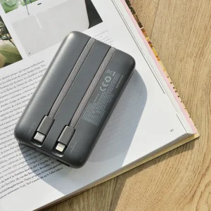پاوربانک 22.5 وات انرجایزر مدل UE10091PQ ظرفیت 10000 میلی‌آمپرساعت به همراه دو کابل متصل USB-C و لایتنینگ