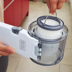 جارو شارژی دستی بلک اند دکر مدل PV1820L با باتری لیتیوم-یونی 18 ولت، ظرفیت 1500 میلی‌آمپر‌ساعت، وزن 1.4 کیلوگرم و مخزن شفاف