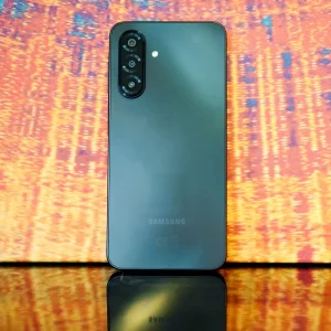گوشی موبایل سامسونگ مدل Galaxy A17 4G دو سیم کارت ظرفیت 128 گیگابایت و رم 6 گیگابایت  - به همراه شارژر 25 وات سامسونگ