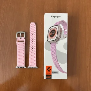 بند اسپیگن مدل Rugged Armor مناسب برای اپل واچ 42 / 44 / 45 / 49 میلی متری