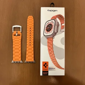 بند اسپیگن مدل Rugged Armor مناسب برای اپل واچ 42 / 44 / 45 / 49 میلی متری