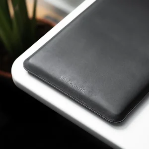 کاور لپ تاپ سندمارک مدل Pro Leather مناسب برای لپ تاپ اپل مک بوک ۱۴ اینچی