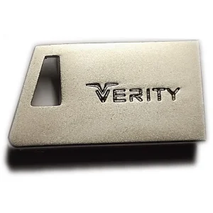 فلش مموری وریتی مدل V822 ظرفیت 32 گیگابایت، بدنه فلزی مقاوم در برابر ضربه و خش، سازگار با ویندوز و مک، رابط USB2.0، همراه با حلقه و قلاب فلزی حمل آسان