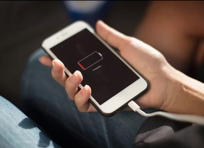 دلایل خالی شدن شارژ باتری گوشی بدون استفاده کردن چیست؟
